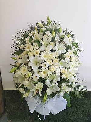 Beyaz Lilyum G�l Ferforje